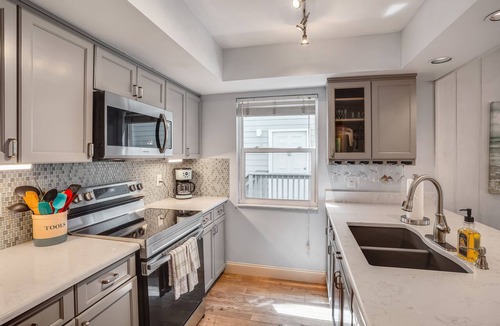 Indian Shores Condo | Pelican Pointe 2C Spacious, Beachside unit, Beautiful Updates