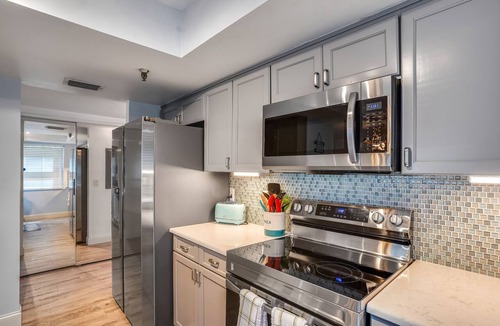 Indian Shores Condo | Pelican Pointe 2C Spacious, Beachside unit, Beautiful Updates
