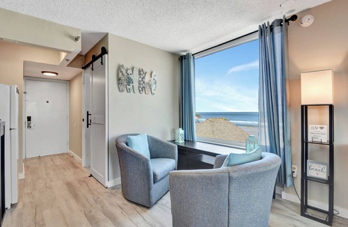 Marshall Park Condo | Penny's Beach Retreat - Beachfront Condo with awesome views from every room!