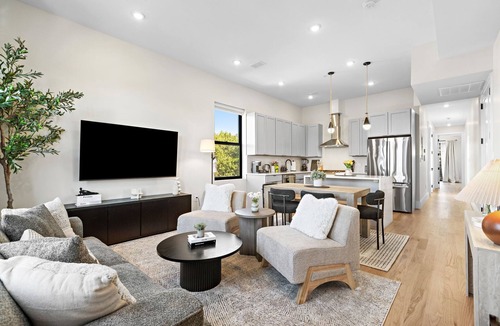 Jersey City Apartment | Penthouse 3BR Luxury Stay w City Views & Parking