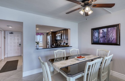 Madeira Beach Condo | Penthouse Beachfront Luxury Condo 30’ft balcony and Gulf Views @OceanSands1203