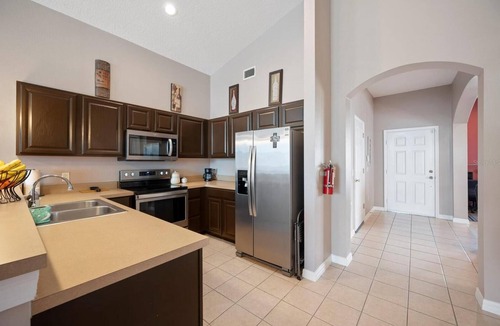 Highgate Park Villa | Perfect Cozy 3 bedroom retreat with a private pool