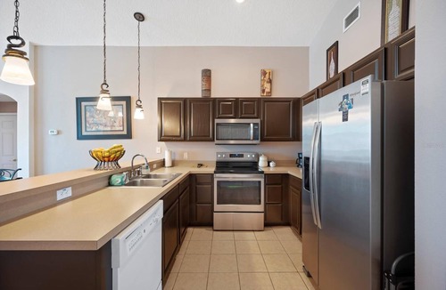 Highgate Park Villa | Perfect Cozy 3 bedroom retreat with a private pool