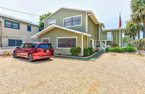 Independence Square Apartment | Perfect Getaway! Beachfront Complex Indian Rocks