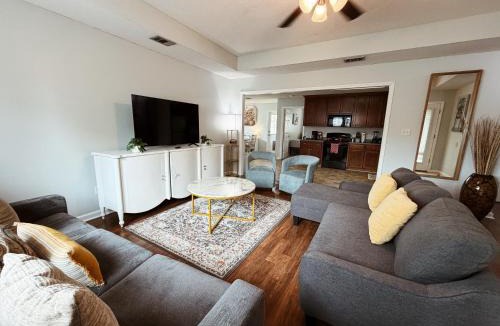 Hahira House | Perfect I-75 Stop 3BR2BA, Near VSU & Moody AFB