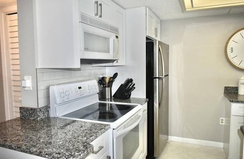 Ponce Inlet Apartment | Perfect Location in Ponce Inlet for this 2/2 oceanfront Condo 504 South Point