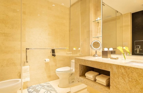 Seybold Hotel | Perfect Staycation! Enjoy Our Suite w/Sleep System Adjustable Comfort Beds