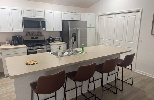 Okahumpka House | Perfect villages villa close to the highway! 2 person golf cart included!