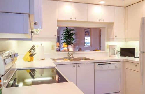 Whitney Beach Condo | Perico Bay Club · 30-Night Min · Intracoastal