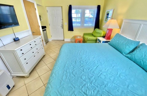 Atlantic Beach Hotel | Pet-friendly, 3 Blocks to Beach, Pool, #111