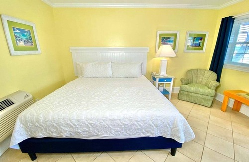 Atlantic Beach Hotel | Pet-friendly, 3 Blocks to Beach, Pool, #112