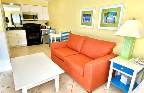 Atlantic Beach Hotel | Pet-friendly, 3 Blocks to Beach, Pool, #403