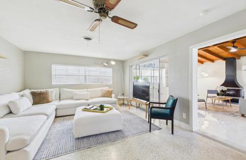 Surfside Estates House | Pet-Friendly 3BR Coastal Retreat Walk to Beach