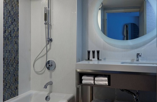 East Daytona Hotel | Pet-friendly Accommodation with Outdoor Pool, Steps Away from Daytona Beach!