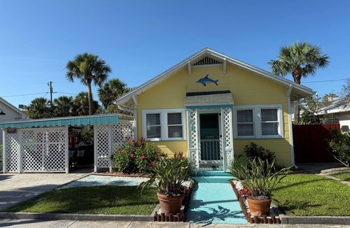 Pass-a-Grille House | Pet-Friendly Historic SeaHorse Cottage, Built in 1905, Steps from Pass-a-Grille