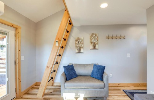 Marshall Apartment | Pet-Friendly Studio w/Hot Tub & Views in Marshall