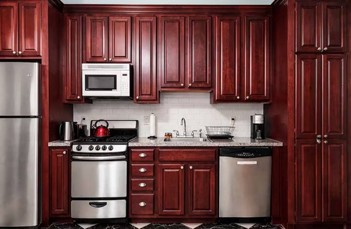 Weehawken Apartment | Picasso House 5 Min to NYC & MetLife Parkings Backyard BBQ