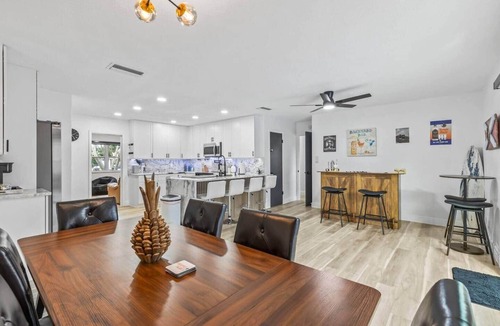 South Daytona House | Pineapple Palms-Daytona Beach