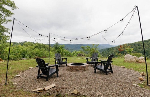 Stanton House | "Pineview Peak" The Overlook LUX Dome - RRG