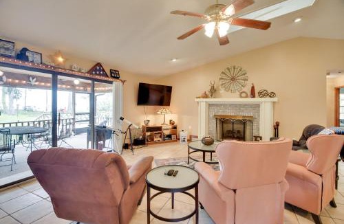 Welaka House | 'Pirate Cove' Home in Welaka: Dock & River Access!