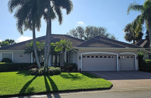 North Naples House | Play Unlimited Golf while Staying at this Elegant Estate Home with pool