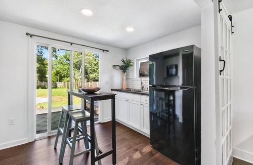 St. Augustine Cottage | Pleasant 2-bedroom cottage, Amazing back yard, Pet Friendly in St. Augustine