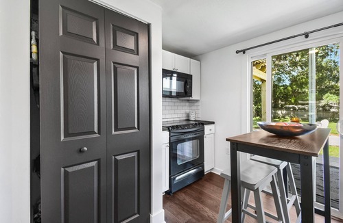 St. Augustine Cottage | Pleasant 2-bedroom cottage, Amazing back yard, Pet Friendly in St. Augustine