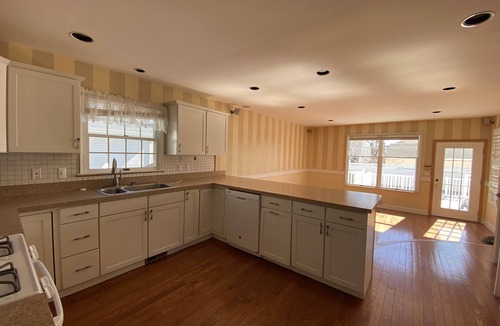 Point Pleasant Beach Villa | Point Pleasant Beach 6 bed w/pool 2 blocks from the beach