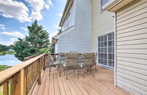 Neabsco House | Pond-View Deck + Pool Table: Woodbridge Haven!