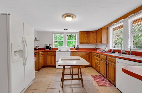 Gainesville House | Ponderosa Off The Beaten Path 5 Bedroom Farmhouse 2.7 Acres by UF