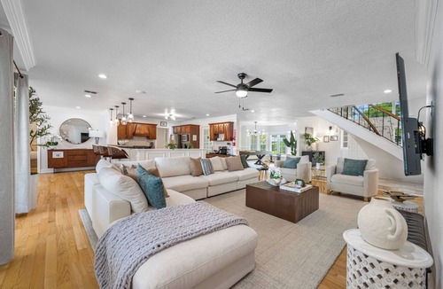 Lake Magdalene House | Pool * Pickleball * Soccer * Basket * Sleeps 18!