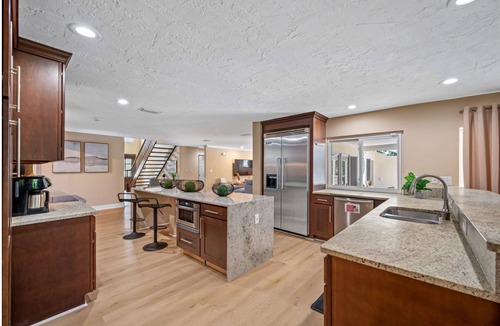 Anona House | Pool * Soccer * Basketball * Game Room * Sleeps 20