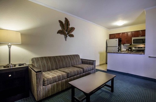 Rocky Point Condo | Pool View 1BR Near Airport & Private Beach