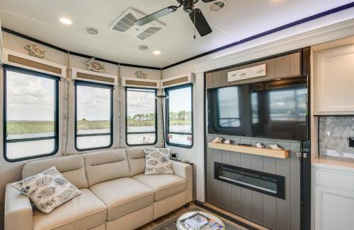 Sandbridge House | Pools, Boat Ramp & More: Cottage in Virginia Beach