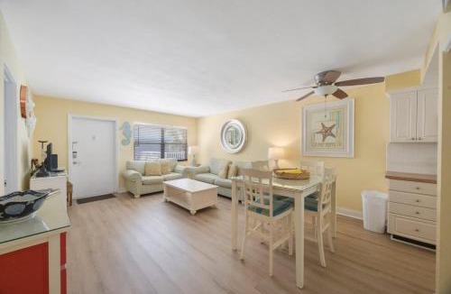 Madeira Beach Apartment | Poolside 2nd Floor 2b 2b - Surf Song #225