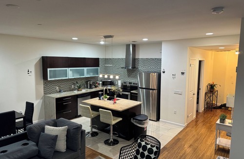 East Orange Apartment | Posh 2BR/2BA King Bed! Free Parking! 30 Min to NYC