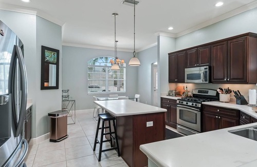Lady Lake House | PRIME LOCATION!!! 3/2 Pool Home, less than 5 minutes from Lake Sumter Landing!