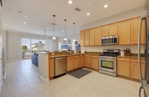 Indian Shores House | Prime Location! XL 4BR 3BA Home, Steps from BEACH, between Clearwater & St Pete!