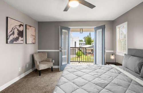 Hyde Park House | Prime Tampa Hyde Park 4 Bedroom House - Located Near Hyde Park Village, SoHo and Local Beach - Spacious and Comfortable Stay in Perfect Location - Great for Families and Groups Visiting Tampa Near Airport!