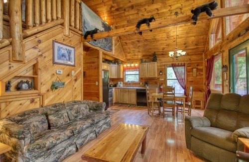 Caton Cabin | Privacy~Sunset View~Pet Friendly~Pool Table~Air Hockey