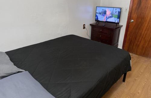 Hopelawn House | Private 1-bed house convenient to NYC bus and train