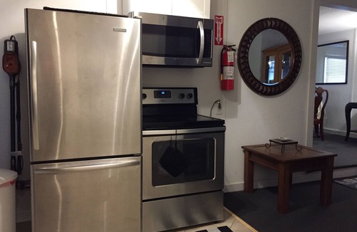 DeLand House | Private 2nd floor of home near Stetson, races, river, sky diving, beach, springs
