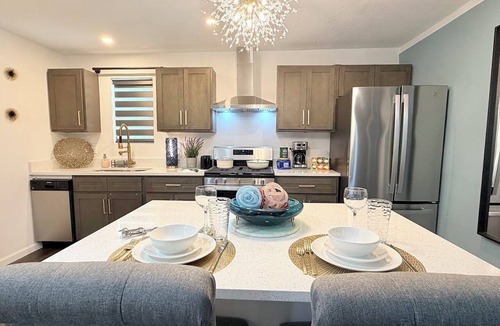DeLand Condo | Private Balcony Suite with Fountain Views and Rain Shower
