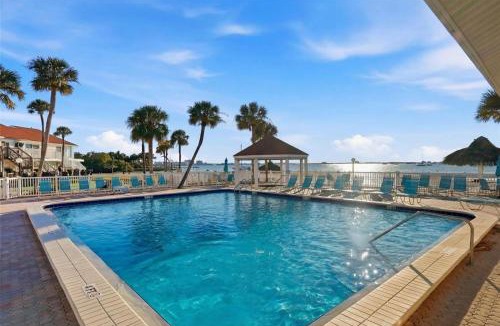 Bayview House | Private Beach, 2 Pools & Hot Tub