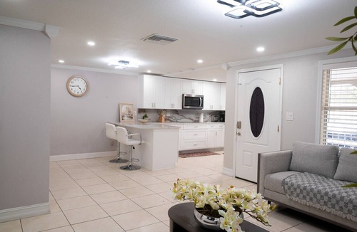 Pinecrest West Park House | Private Boutique Retreat in Tampa