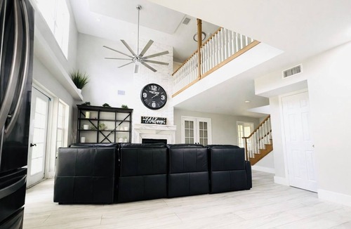 Wesley Chapel House | Private Estate Oasis With Pond+Land+Jacuzzi