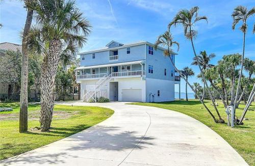 Bayshore Gardens House | Private Family Waterfront Retreat 6BD-5BA Bring your Boat