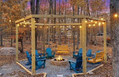 East Stroudsburg House | Private Heated Pool, Hot Tub, Mini Golf, Fire Pit!