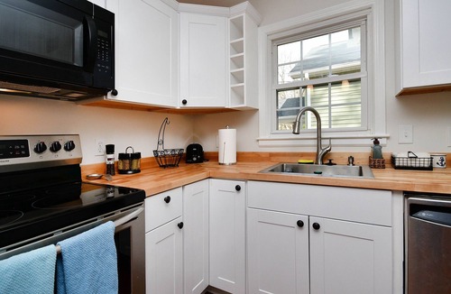 Greenville House | Private house newly remodeled walking distance to food, shopping, entertainment