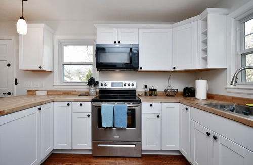Greenville House | Private house newly remodeled walking distance to food, shopping, entertainment
